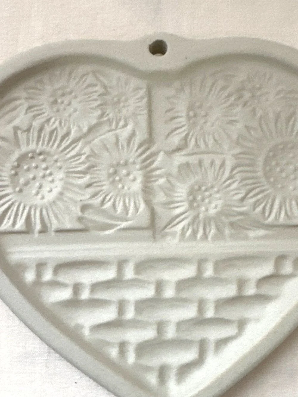 Pampered Chef Heart Cookie Mold Stoneware 1994 USA Decorative Wall Hanging
